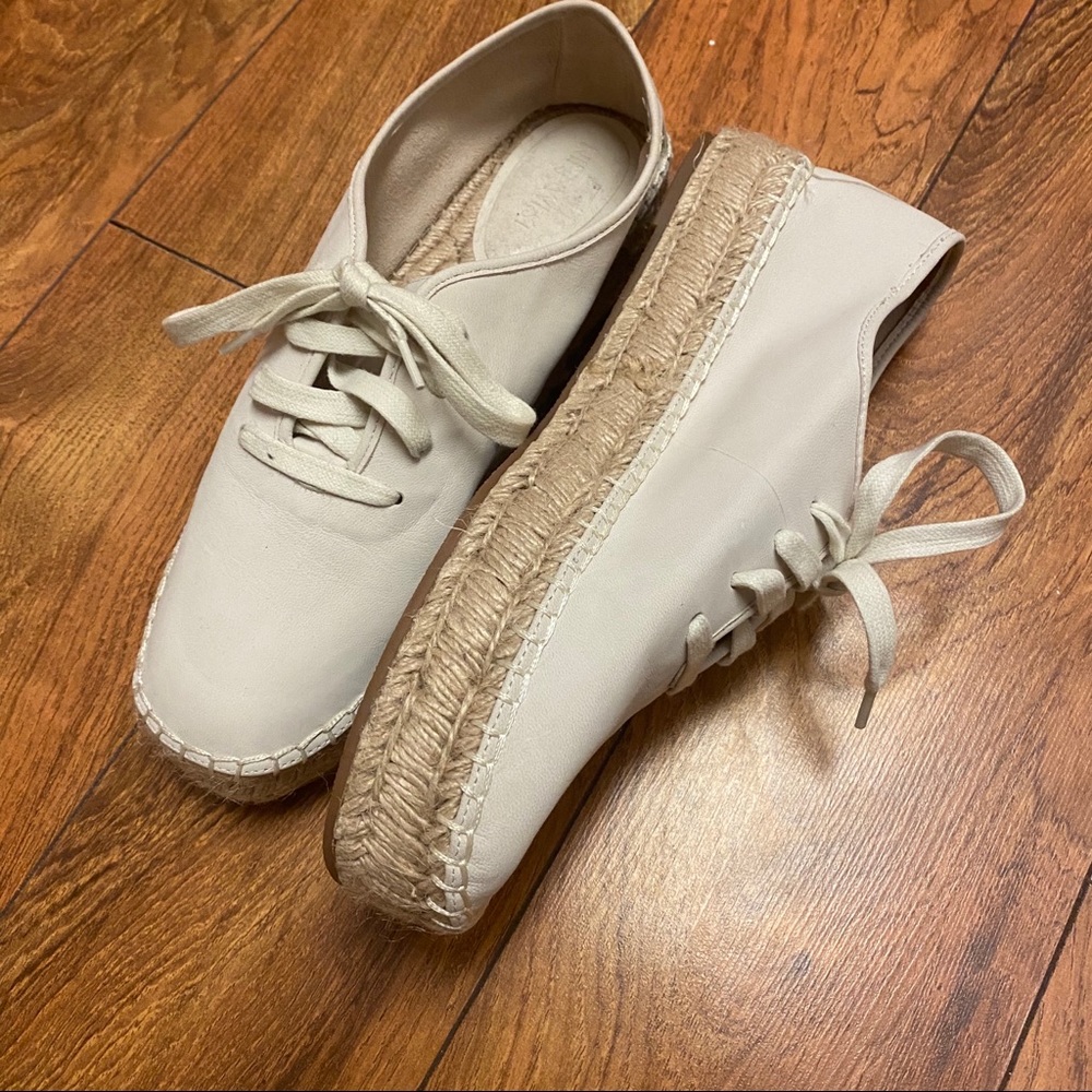 NWOT White sneakers